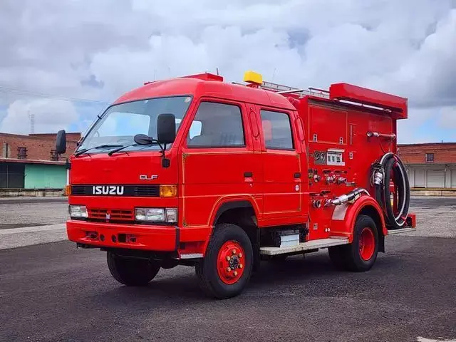 JDM Import, 12,147 Miles, 4BE1 Engine, Manual 1992 Isuzu Elf Fire Truck