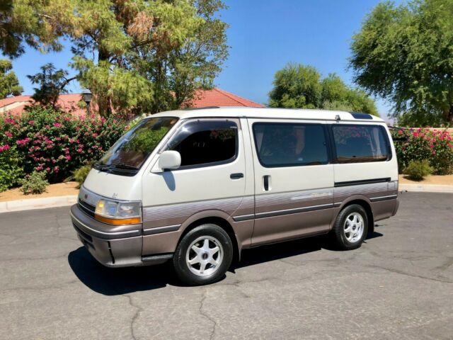 JDM - Toyota Hiace Super Custom Limited - RHD - Low Miles- vanlife 1989 Toyota Hiace Super Custom Limited