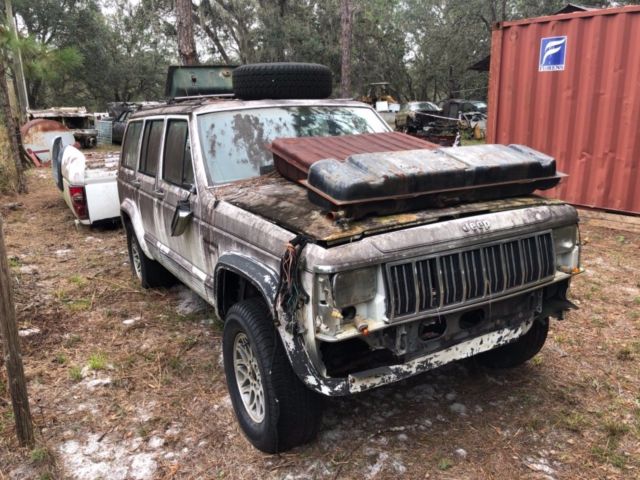 1990 Jeep Cherokee Laredo 4-Door 2WD - photo 2