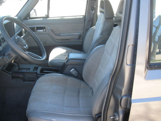 1989 Jeep Cherokee Laredo Sport Utility 4-Door - photo 10
