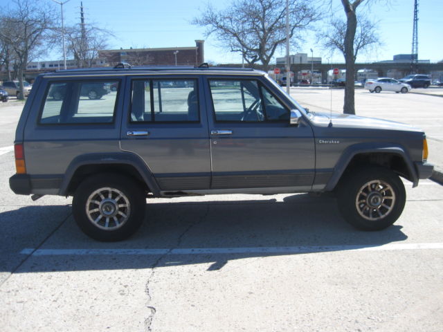 1989 Jeep Cherokee Laredo Sport Utility 4-Door - photo 7