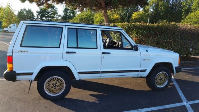 1990 Jeep Cherokee Limited Sport Utility 4-Door - photo 13