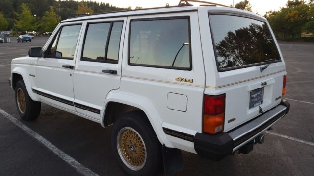 1990 Jeep Cherokee Limited Sport Utility 4-Door - photo 3