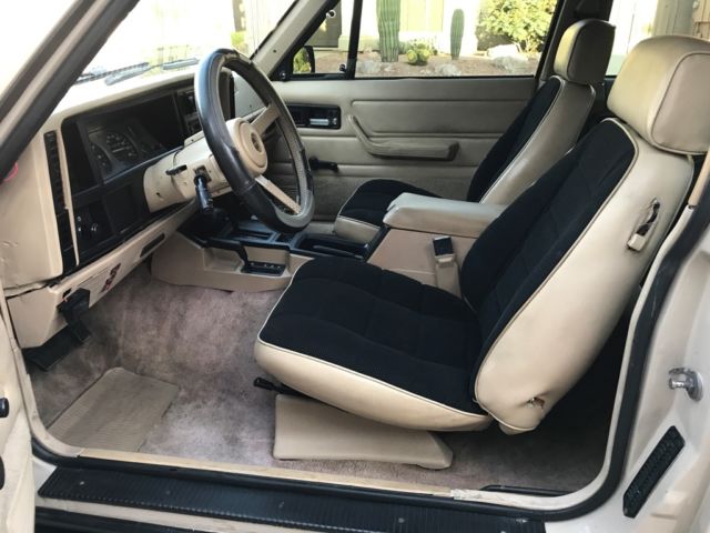 1993 Jeep Cherokee CHEROKEE SPORT 2 DOOR - photo 8