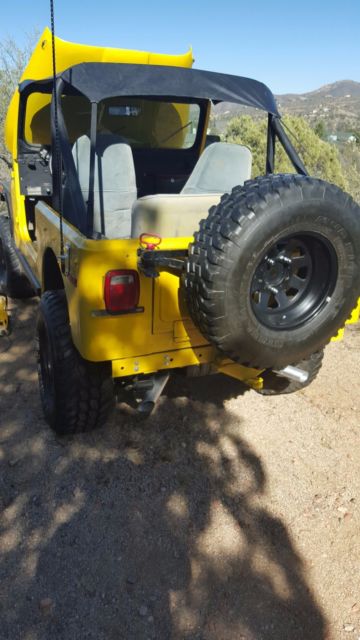 1979 Jeep CJ bikini top/cloth doors - photo 2