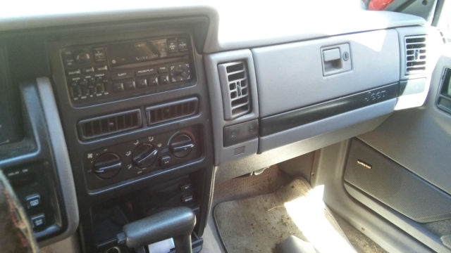 1994 Jeep Cherokee Laredo - photo 13
