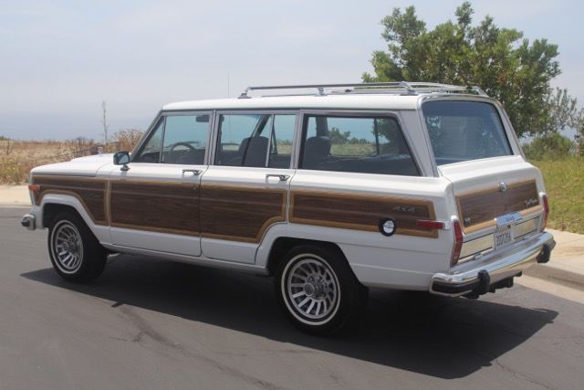 1988 Jeep Wagoneer - photo 2