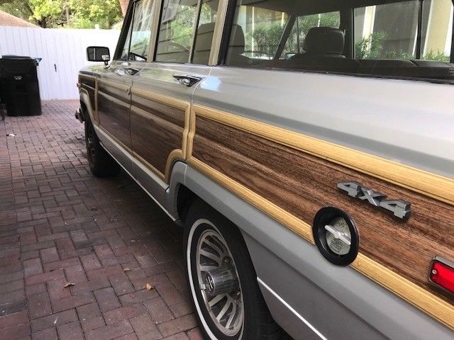 1989 Jeep Wagoneer - photo 2