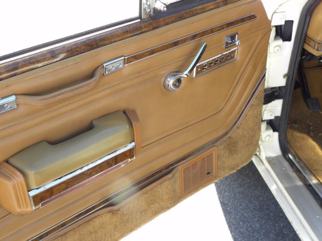 1985 Jeep Wagoneer - photo 9