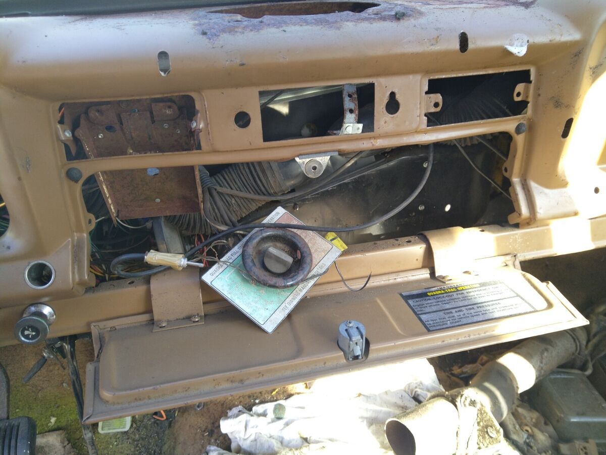 1976 Jeep Wagoneer - photo 2