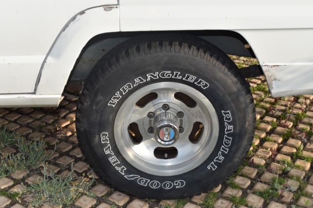 1977 Jeep Wagoneer - photo 8