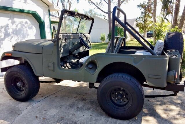 Jeep Willy’s Motors Inc. M38A1 1972 Military M606A2/Universal Jeep CJ-5 1972 Jeep CJ Military Marines M606A2