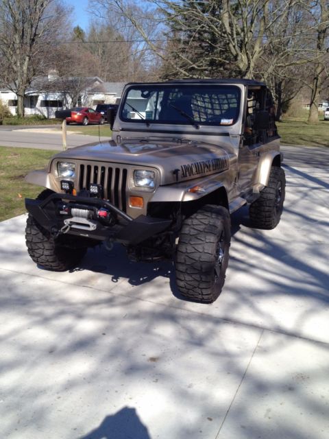 Jeep Wrangler - One of a kind Custom Apocolypse Edition- All Steel Nevada Sahara 1992 Jeep Wrangler YJ