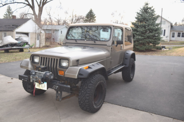 Jeep Wrangler YJ (Sahara) - Very Nice! 1989 Jeep Wrangler