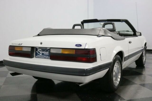 1985 Ford Mustang GT Convertible - photo 13