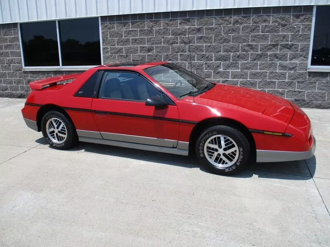 1985 Pontiac Fiero - photo 10