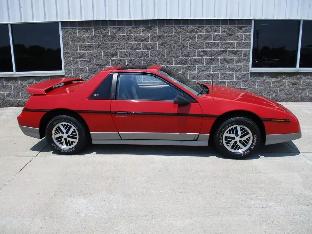 1985 Pontiac Fiero - photo 11