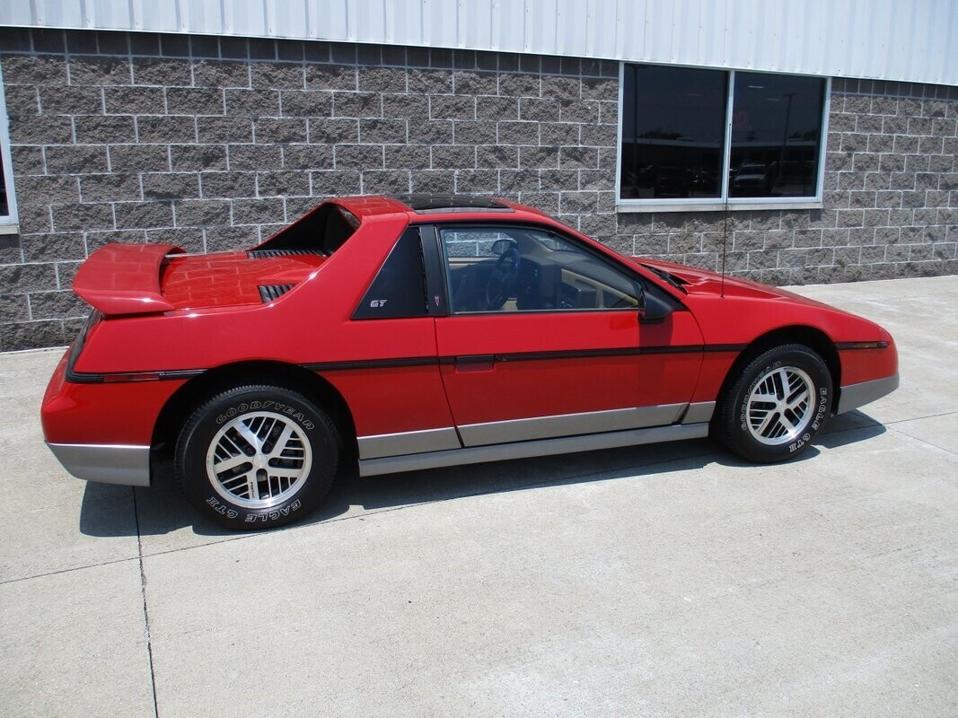 1985 Pontiac Fiero - photo 12
