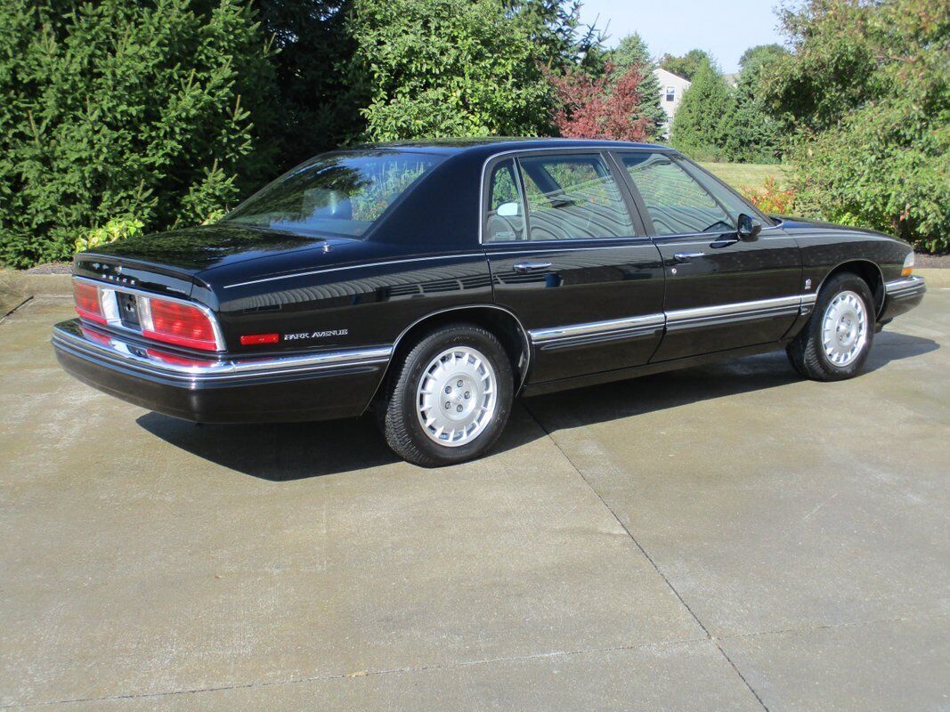 1993 Buick Park Avenue Ultra - photo 2