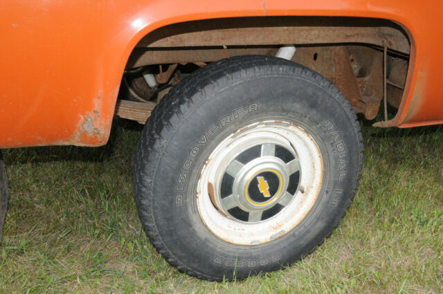 1976 Chevrolet C/K Pickup 2500 Custom Deluxe - photo 12