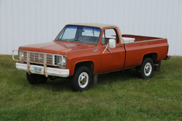 1976 Chevrolet C/K Pickup 2500 Custom Deluxe - photo 2
