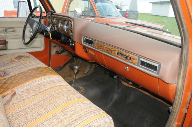1976 Chevrolet C/K Pickup 2500 Custom Deluxe - photo 4