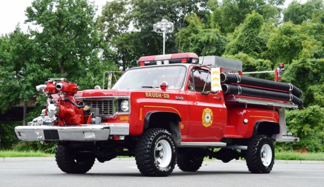 1974 Chevrolet C/K Pickup 3500 K30 4x4 454 STEPSIDE FIRE TRUCK W/33K ORG MILES - photo 2