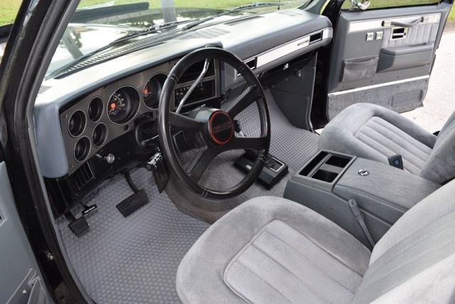 1990 GMC Jimmy SLE Base Sport Utility 2-Door - photo 5
