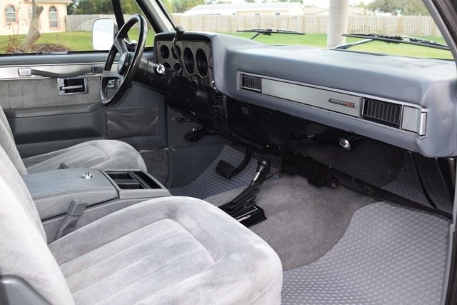 1990 GMC Jimmy SLE Base Sport Utility 2-Door - photo 6