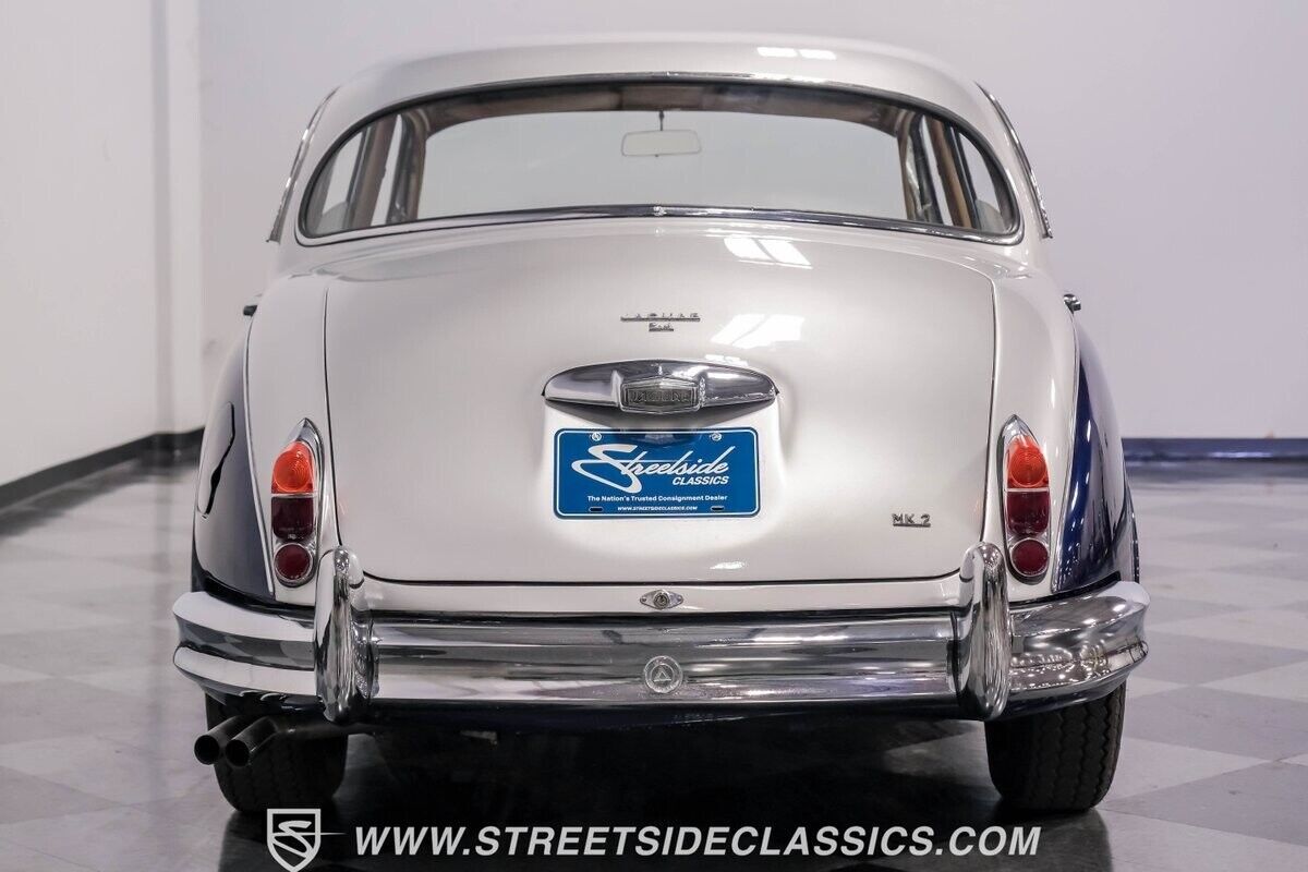 1962 Jaguar Mark II Saloon - photo 12