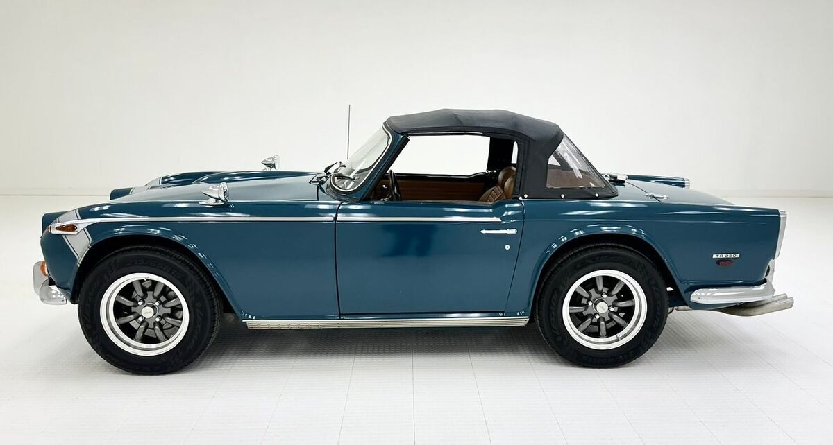 1968 Triumph TR250 Roadster - photo 3