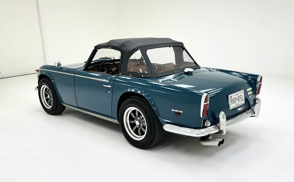 1968 Triumph TR250 Roadster - photo 5