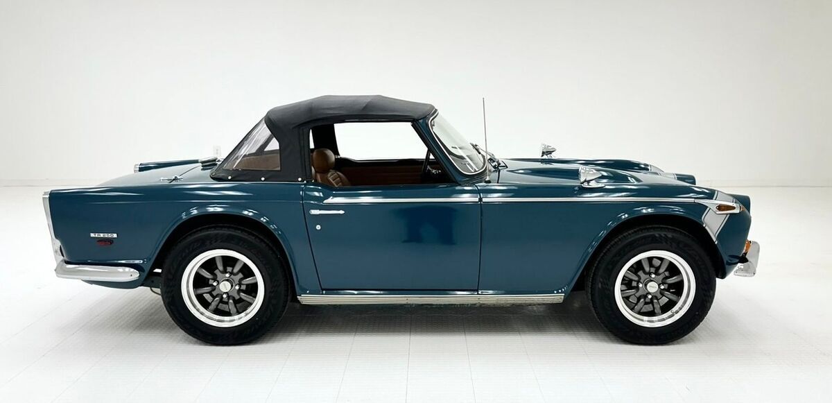 1968 Triumph TR250 Roadster - photo 9