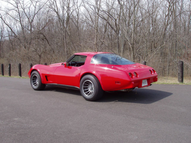 L 82 matching numbers, factory close ratio 4 speed with Hurst Shiter 1979 Chevrolet Corvette