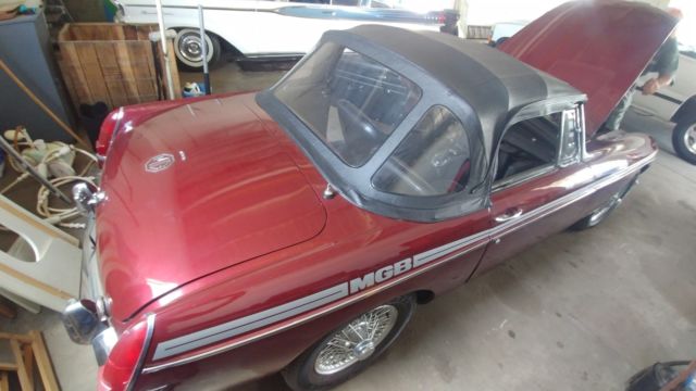 LADY OWNED 1967 MG MGB 4 SPEED NEW TOP NEW SEATS NEW CARBS MUST SELL OFFER!!! 1967 MG MGB MGB