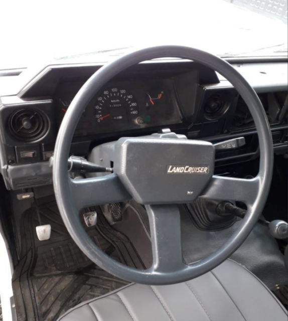 1991 Toyota Land Cruiser FJ70 - photo 6