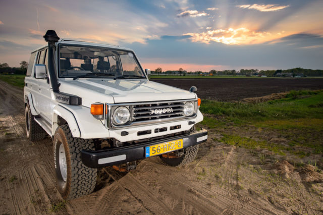 1993 Toyota Land Cruiser stationwagon 5-door - photo 9