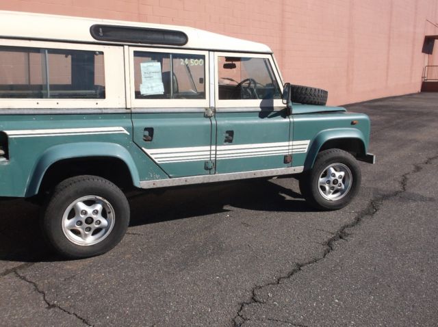 1984 Land Rover Defender