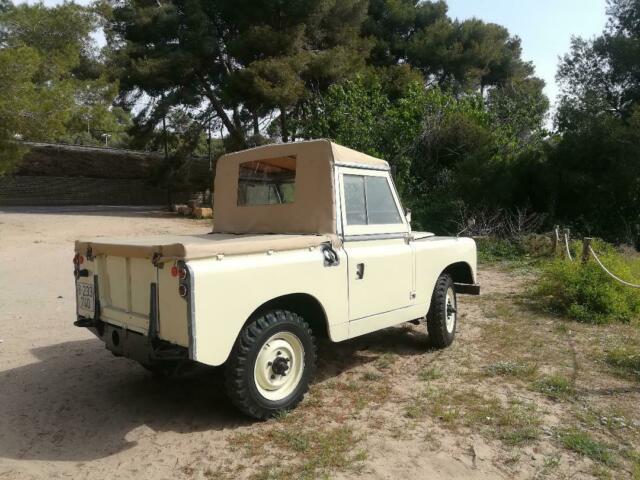 1961 Land Rover Santana  88 - photo 2