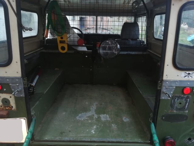 1975 Land Rover Defender 88 - photo 3