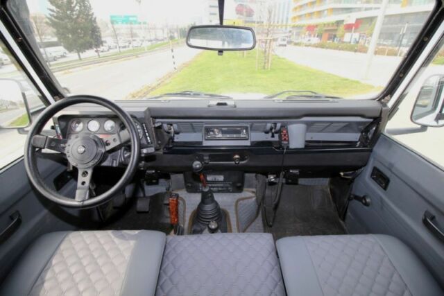 1990 Land Rover Defender 110 - photo 3