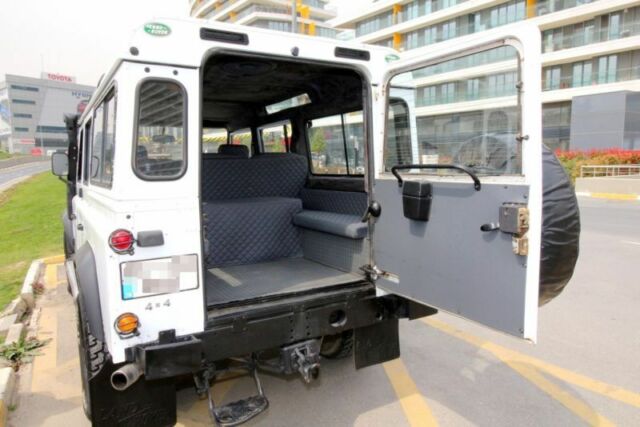 1990 Land Rover Defender 110 - photo 6