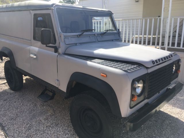 Land Rover Defender 110 2.5 Diesel Turbo 1989 1989 Land Rover Defender 110 4C SW