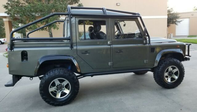 1994 Land Rover Defender 110 - LHD with AC - photo 6
