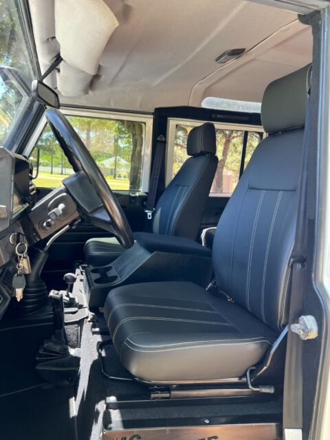 1990 Land Rover Defender 110 - photo 12