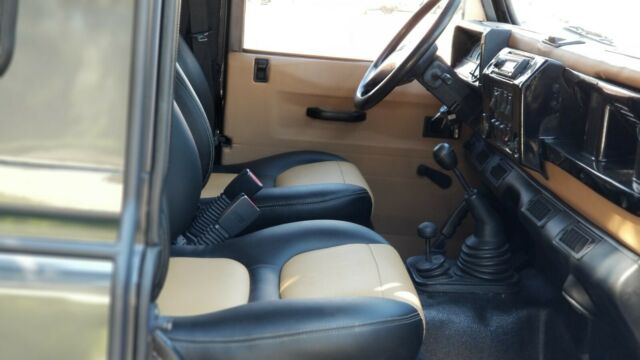 1993 Land Rover Defender 110 - LHD with AC - photo 10