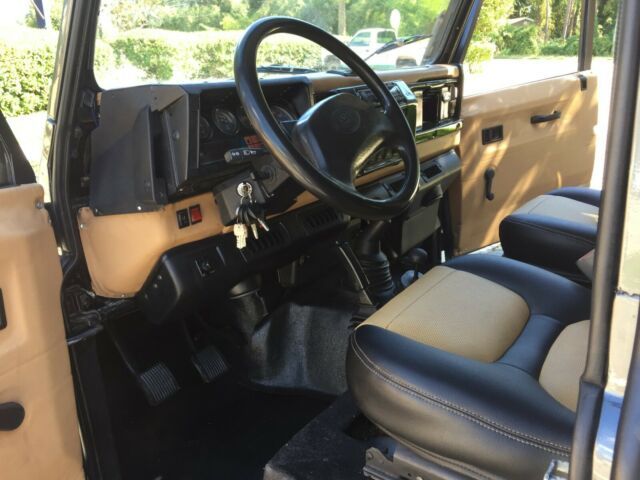 1993 Land Rover Defender 110 - LHD with AC - photo 9