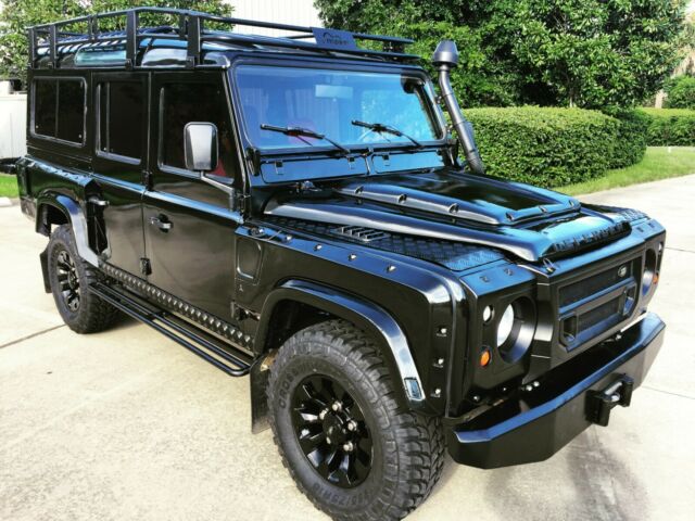 Land Rover Defender 110 - Air Conditioning - LHD - Kahn Wide Body Kit 1987 Land Rover Defender 110 - LHD with AC