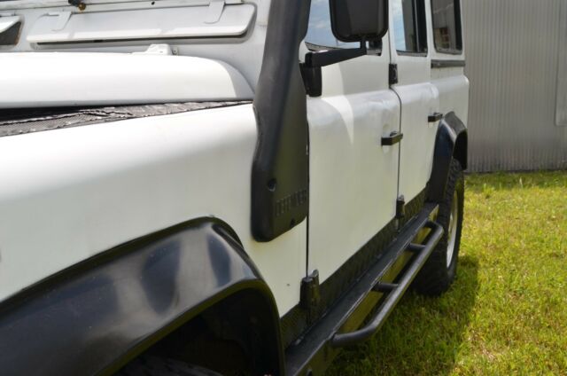 1991 Land Rover Defender COUNTY STATION WAGON - photo 2