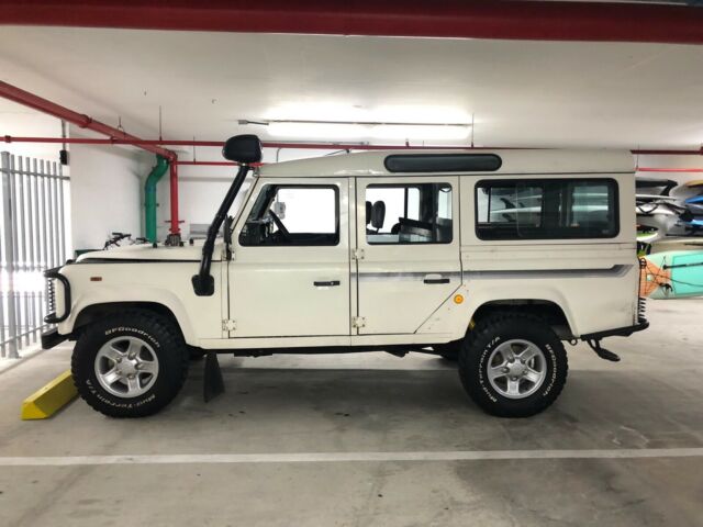 Land Rover Defender 110 Needs motor. Has new clutch/gearbox no rust sunroof/rims 1989 Land Rover Defender White
